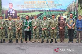 Lanud Iswahjudi panen tebu dukung program ketahanan pangan nasional