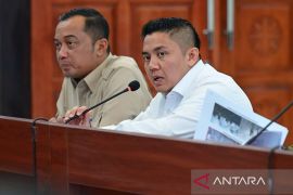 Seskab buka rapat penanganan karhutla Sumatera di Riau