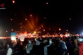 Ribuan lampion warna-warni hiasi langit Dieng pada puncak DCF 2026