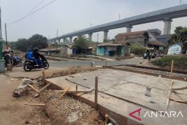 KAI Daop 2 segera pasang palang pintu elektronik di perlintasan Cilame