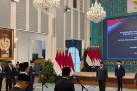 Prabowo lantik Listyo Sigit sebagai Kepala Staf Kepresidenan