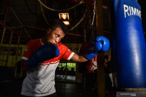 Ingatan Illahi pukul Aldoms Suguro demi emas tinju kelas terbang putra