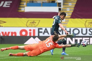 Leeds United pukul Burnley 4-0