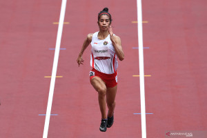 Alvin Tehupeiory rebut emas 400 meter gawang putri meski cedera