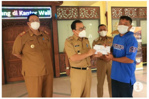 Wali Kota Metro lepas tujuh atlet sofbol ke PON Papua