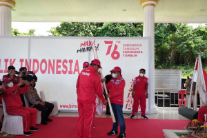 Gubernur lepas kontingen PON Sulbar menuju Papua