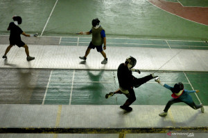 Latihan atlet anggar Sulsel untuk PON