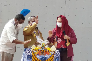 Yenny Wahid buka secara resmi pertandingan panjat tebing PON XX Papua