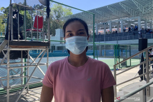 Cara Aldila Sutjiadi antisipasi cuaca panas terik Papua