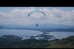 Ketua umum KONI puji lokasi paralayang PON XX Papua yang memukau
