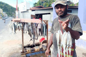 Manuver nelayan dulang rupiah di PON Papua