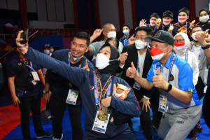 Kontingen PON Jabar beri kado istimewa untuk Ridwan Kamil