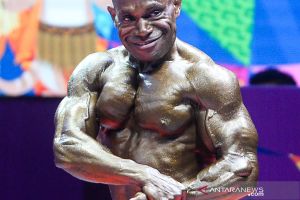 Binaraga kelas 65 kilogram PON Papua