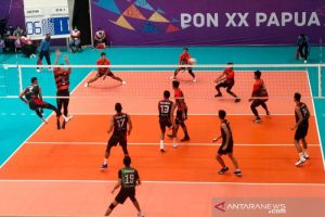 Voli putra Jateng lolos empat besar usai singkirkan Jatim