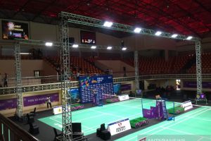 Atlet keluhkan arena bulu tangkis PON Papua yang panas