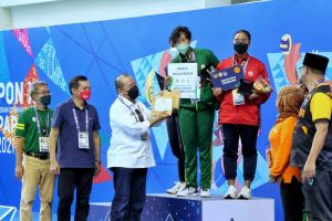 Disaksikan LaNyalla, atlet selam Jatim pecahkan rekor PON