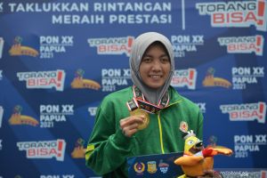 Pen tertanam di tangan, Adinda jadi peraih emas terbanyak PON Papua