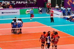 DKI menang tipis 3-2 atas Jateng dalam 4 besar voli putri PON Papua