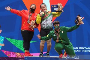 Lifter Maharani tak menduga bawa pulang emas untuk Riau