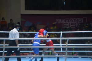 Endang sukses pertahankan emas tinju kelas layang putri untuk NTB