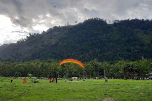 Final lintas alam paralayang PON XX masih terkendala cuaca