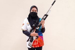 Indriani tambah koleksi emas tuan rumah dari menembak