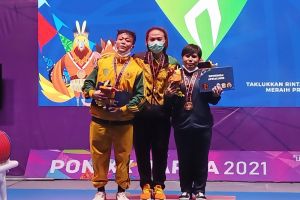 Lifter Sri Hartati raih emas angkat berat putri PON Papua