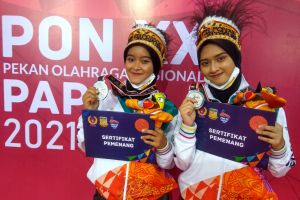 Masih berduka, karateka kakak beradik Nadine-Naila sumbang perak Papua