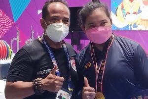 Maria Magdalena sumbang Jabar dengan emas angkat berat PON Papua