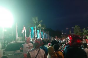 Warga sekitar Stadion Lukas Enembe nonton bareng laga Papua vs Aceh