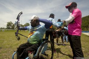 Latihan panahan jelang Peparnas XVI Papua