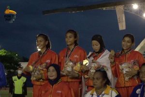 Medali emas estafet 4 x 400 meter putri jadi milik Jateng