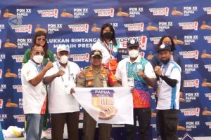 Papua rebut emas selam laut 6.000 meter finswimming putri