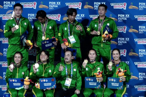 Tim tenis putri Jawa timur kawinkan medali emas beregu