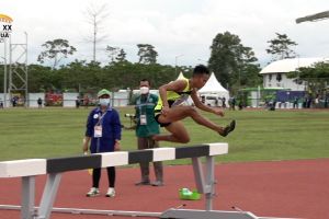 Atjong sumbang medali emas bagi Jatim dari halang rintang putra