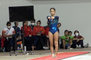 Salsabila, calon bintang senam Jatim yang bahagia raih perak