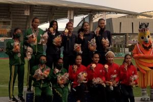 Jabar amankan medali emas 4x100 meter estafet putri
