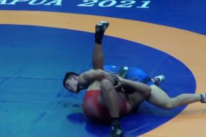 Pegulat Reyna Fadil bawa emas pertama untuk Papua