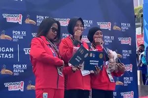 Suci Istuni sumbang emas selam laut putri DKI Jakarta