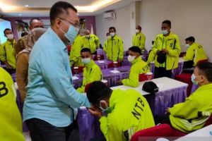 Gubernur NTB lepas 18 atlet Peparnas ke Papua