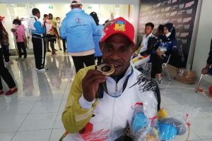 Dapiel Bayage pecahkan rekornas nomor lompat tinggi Peparnas Papua