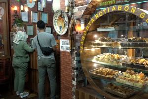 Roti abon gulung, buah tangan yang diincar dari tanah timur Indonesia