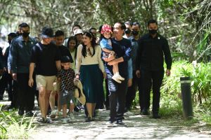 Jokowi tinjau UMKM dan lokasi wisata Labuan Bajo jelang KTT ASEAN