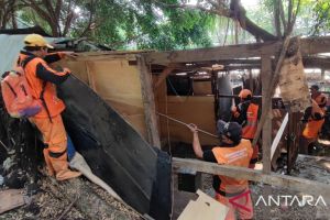 Jelang KTT ASEAN, bangunan liar di Jalan Bypass Kayu Putih ditertibkan