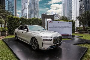 BMW Indonesia serahkan 36 unit BMW i7 untuk KTT ASEAN Plus 2023