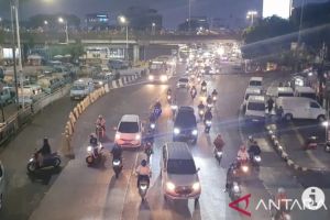 Tiga hari ASN DKI WFH, kepadatan lalu lintas turun empat persen