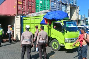 Polda Maluku kawal pengiriman kotak suara ke KPU MBD