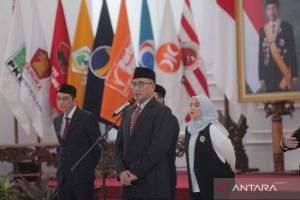 Hasyim lantik anggota KPU provinsi dan kab/kota di Sumsel hingga Papua