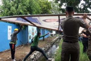 Alasan Bawaslu Palangka Raya turunkan spanduk dan baliho caleg