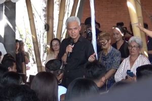 Ganjar bahas pengelolaan sampah bersama pegiat lingkungan di Bali